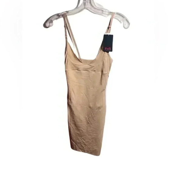 NWT Maidenform nude lightweight firm control slimming smoothing shapewear S - Picture 2 of 3